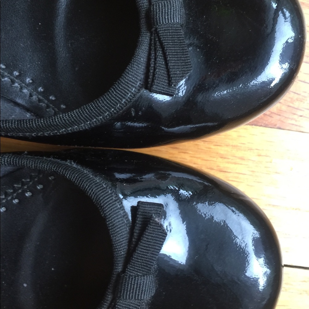 Clarks Artisan Black Paten Leather Ballet Flats